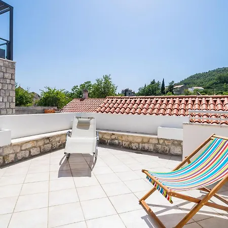 4 Bedroom Stunning In Ferienhaus *