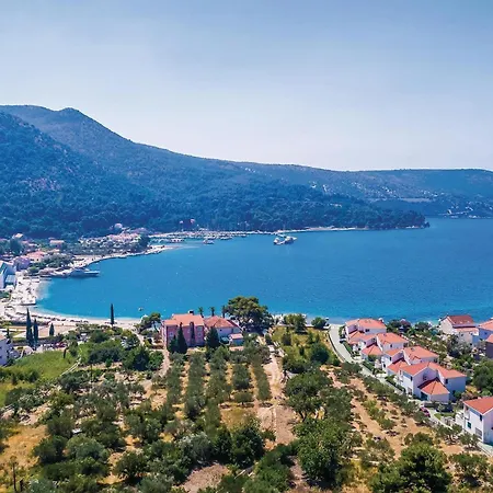 度假居 Beautiful In With Wifi 斯拉诺