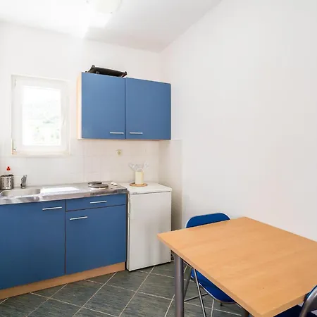 Beautiful In With Kitchen Slano