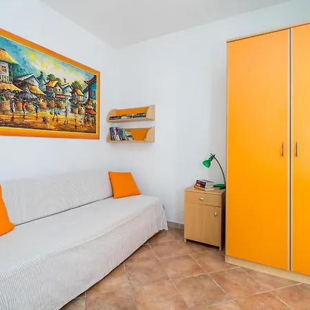 בית נופש 4 Bedroom Stunning In *
