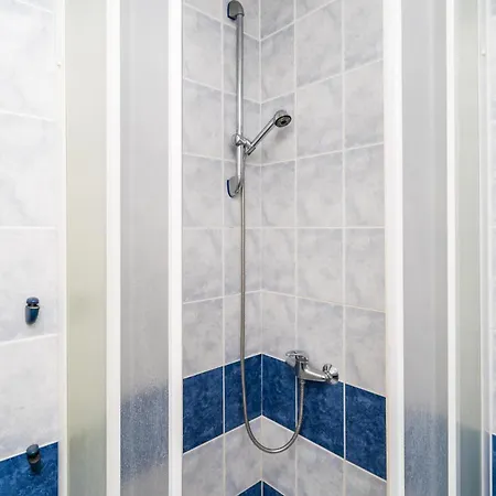 4 Bedroom Stunning In בית נופש *